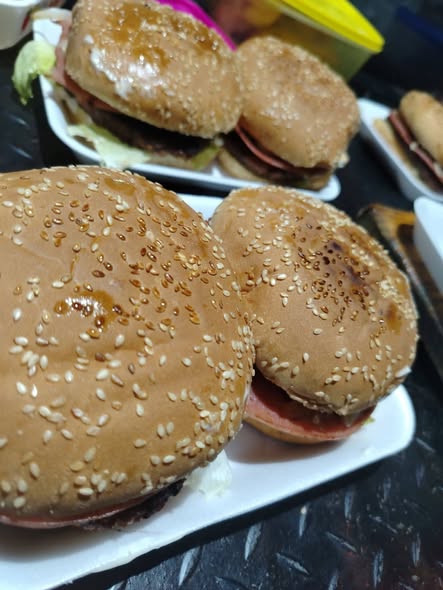 Cena de Hot Dogs, Hamburguesas y Tacos
