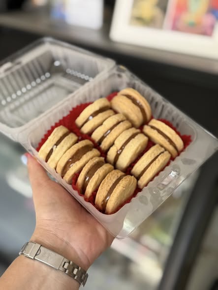 Dulcería y Cafetería en Plaza Aurora