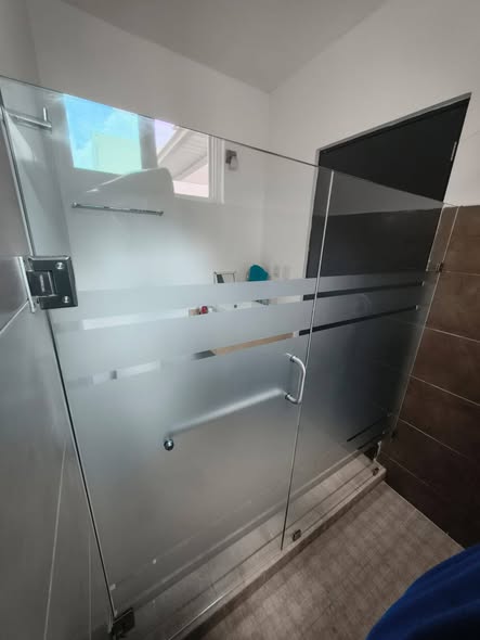 Cancel de baño templado de 10mm