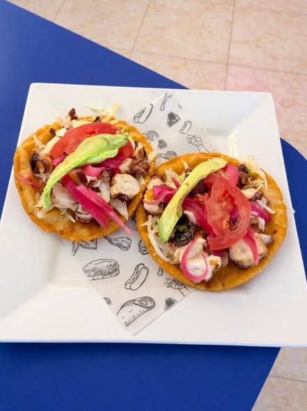 Desayuno de Mariscos en Los Héroes
