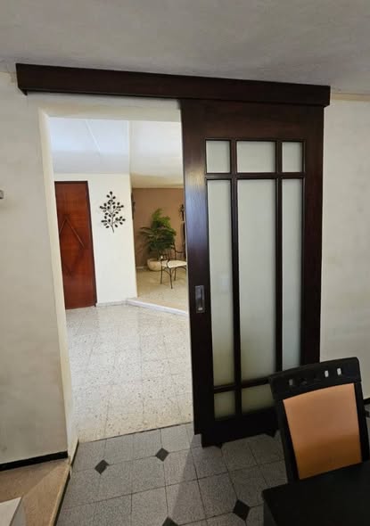 Fabricación e instalación de puertas corredizas