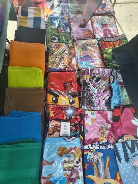 Venta de camisas hawaianas y ropa