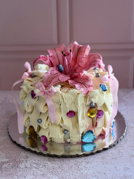 Hachki Repostería: Pasteles personalizados únicos