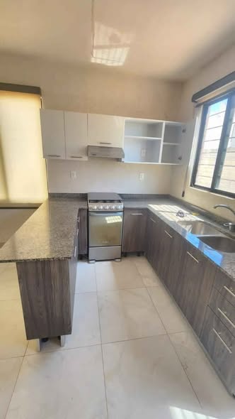 Renta de casa en privada Amaneceres Las Palmas