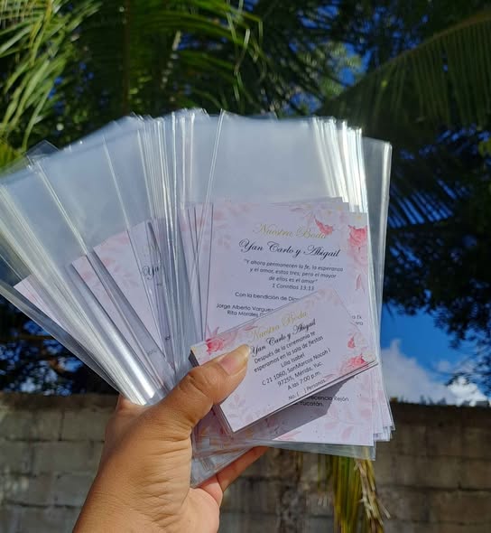 Diseño e impresión de invitaciones y artículos para eventos