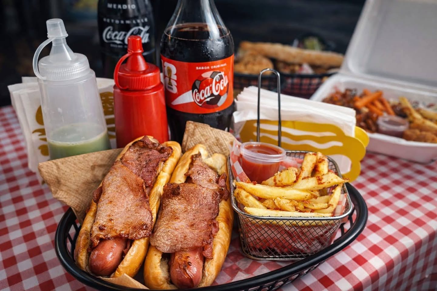 Alitas, Hamburguesas y Snacks Premium