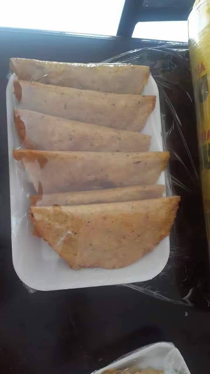 Antojitos La Lupita: Panuchos, Salbutes y Empanadas Yucatecas
