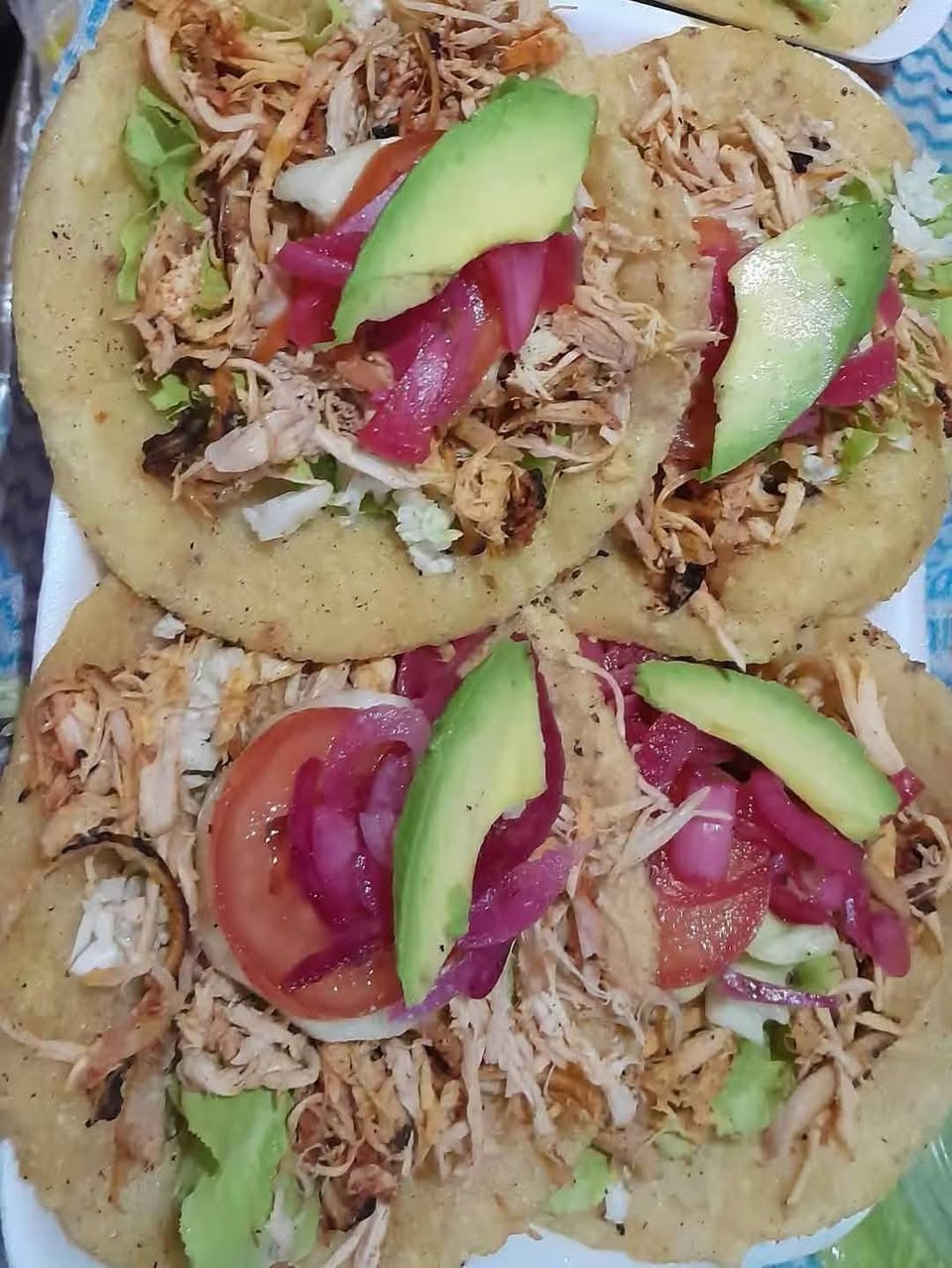 Antojitos La Lupita: Panuchos, Salbutes y Empanadas Yucatecas
