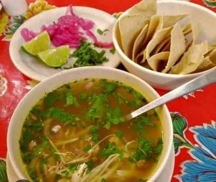 Antojos Yucatecos: Panuchos, Salbutes, Tortas y Empanadas con Sabor Local