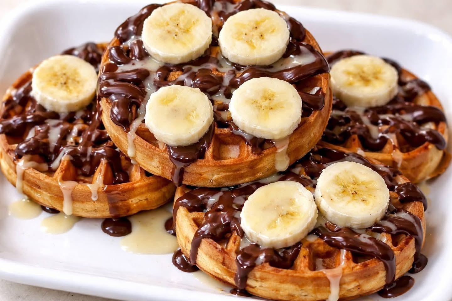 Bocaditos de Nube: Waffles, Hot Cakes y Frappés con tus ingredientes favoritos