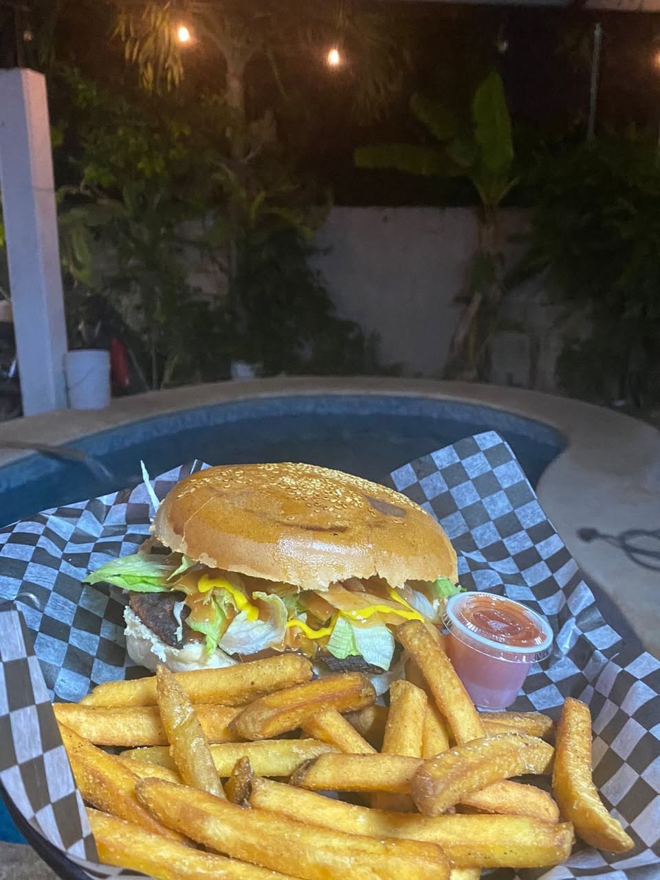 Burger Hot: Hamburguesas y Hot Dogs a Domicilio