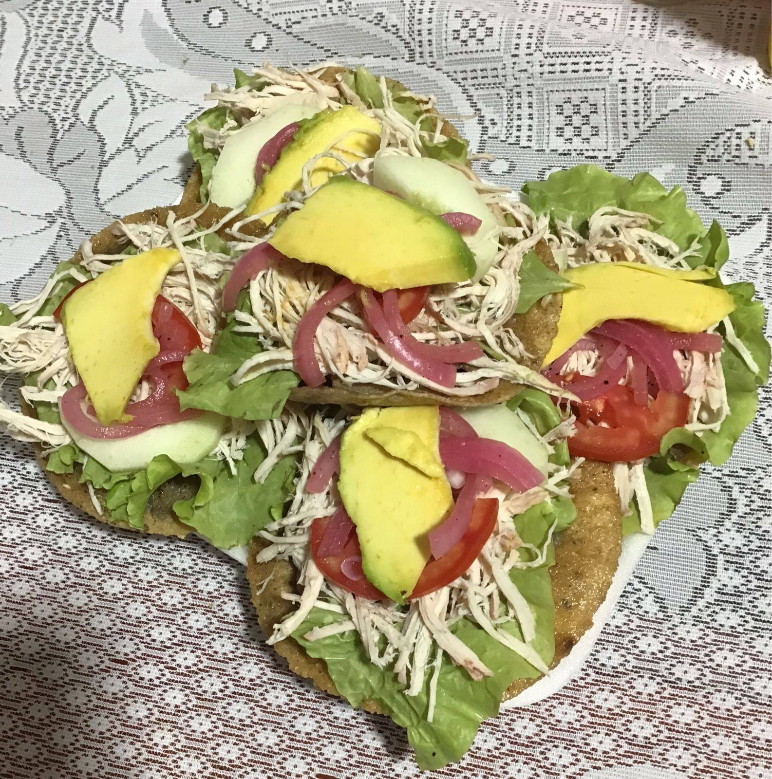 Caldo de Pavo, Panuchos y Salbutes con servicio a domicilio en Yucatán