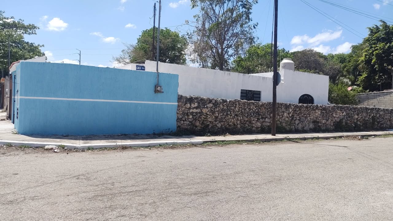 Casa de Oportunidad en Santa Rosa con Cochera, Sala, Comedor y Patio