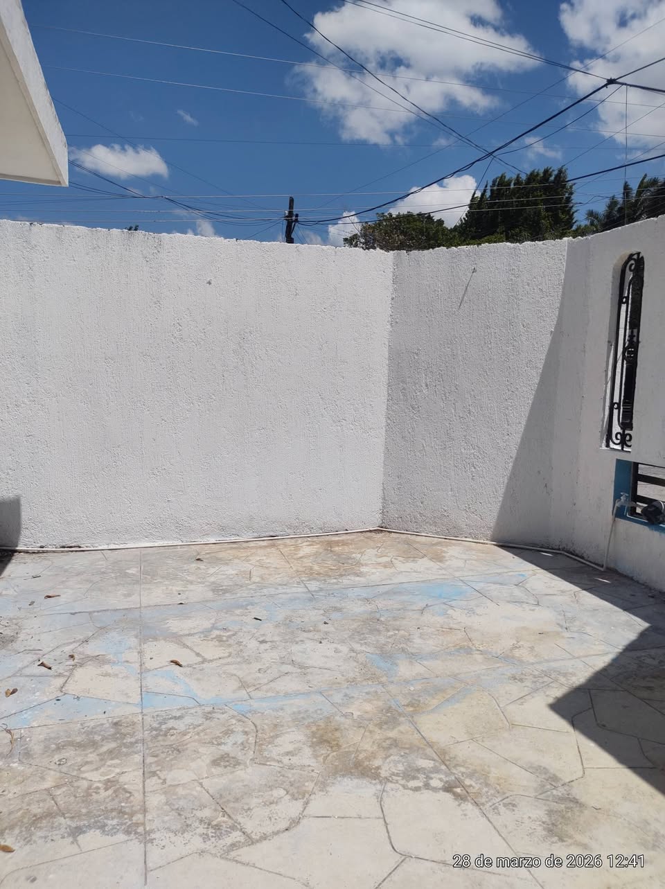 Casa de Oportunidad en Santa Rosa con Cochera, Sala, Comedor y Patio