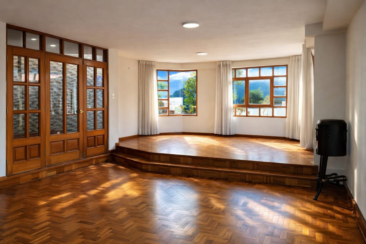 Casa en Venta en Cota Cota con Jardín Privado y Parrillero