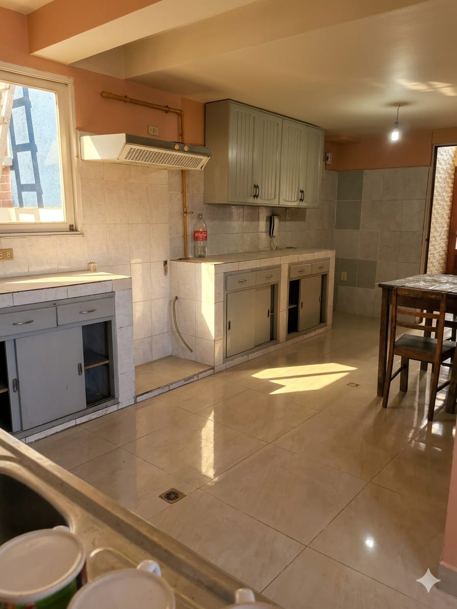 Casa en Venta en Cota Cota con Jardín Privado y Parrillero