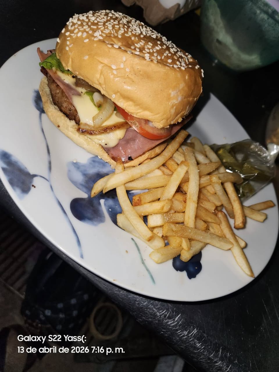Cena con Perros y Hamburguesas