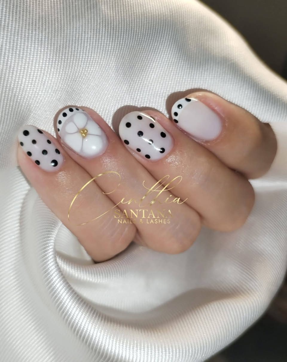 Cinthia Santana Nails & Lashes