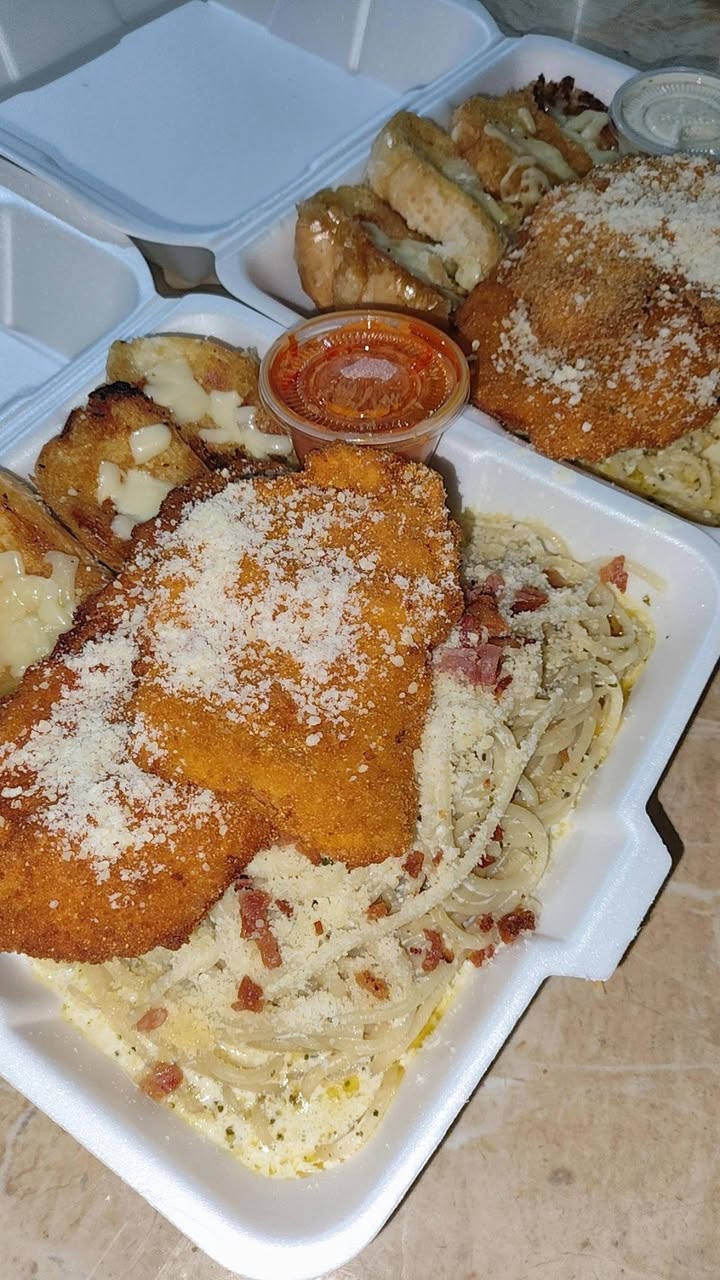 Comida Casera Deliciosa y Bien Servida: Pechuga Fresca del Día