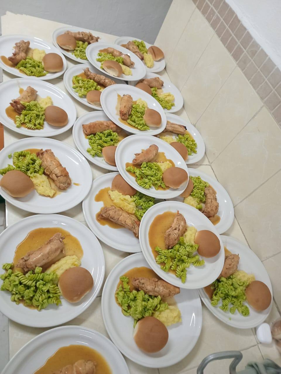 Comidas y servicios para eventos Kenia y chef Marcos Armenta