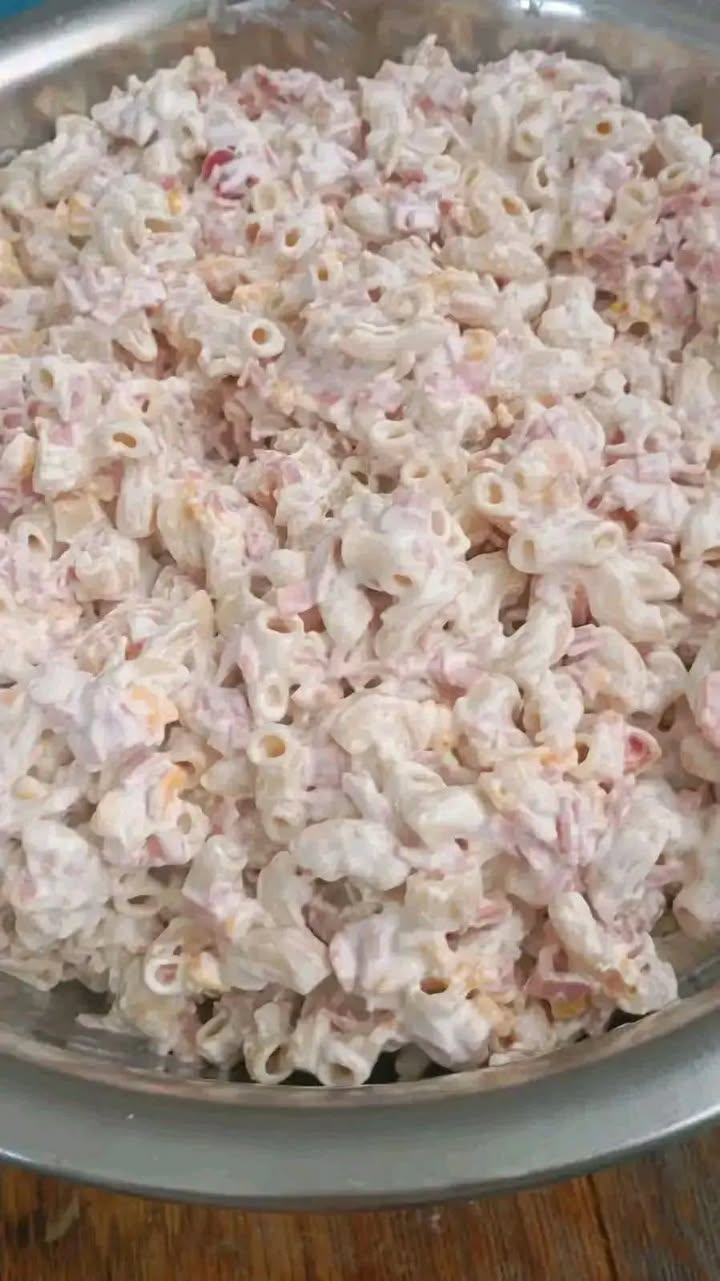 Delicias Frescas: Ensalada Rusa, Sopas Frías y Medios