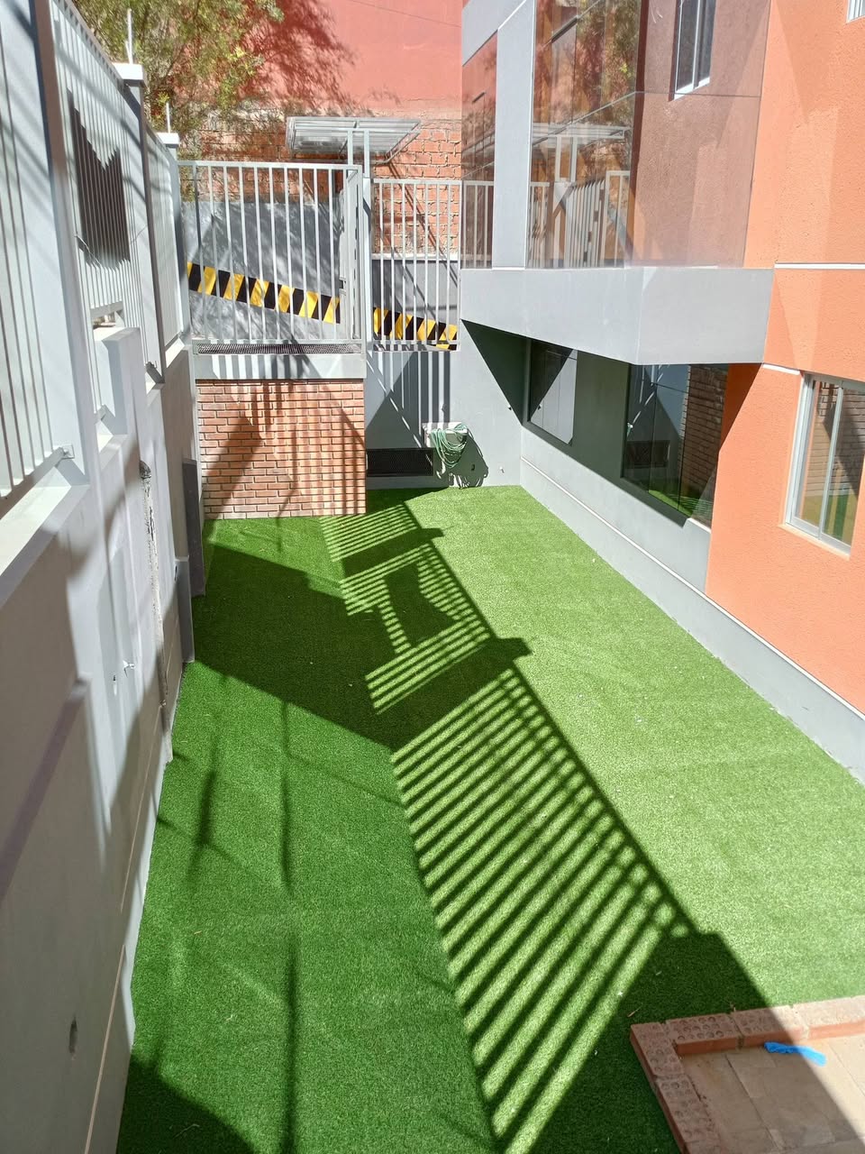 Departamento a estrenar en Cota Cota con patio privado cerca de la Laguna
