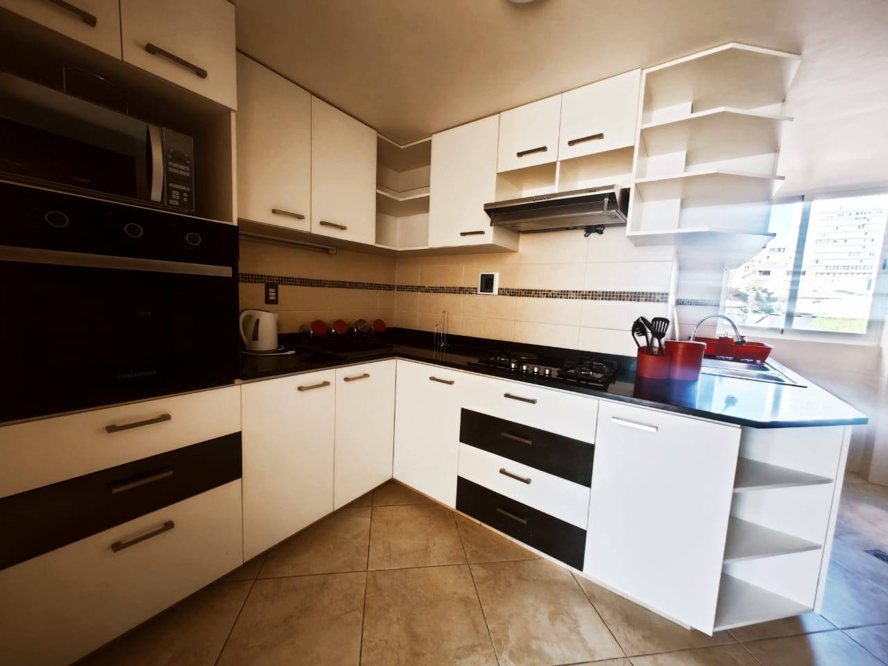 Departamento Amoblado en Calacoto con Garage y Excelente Ubicación