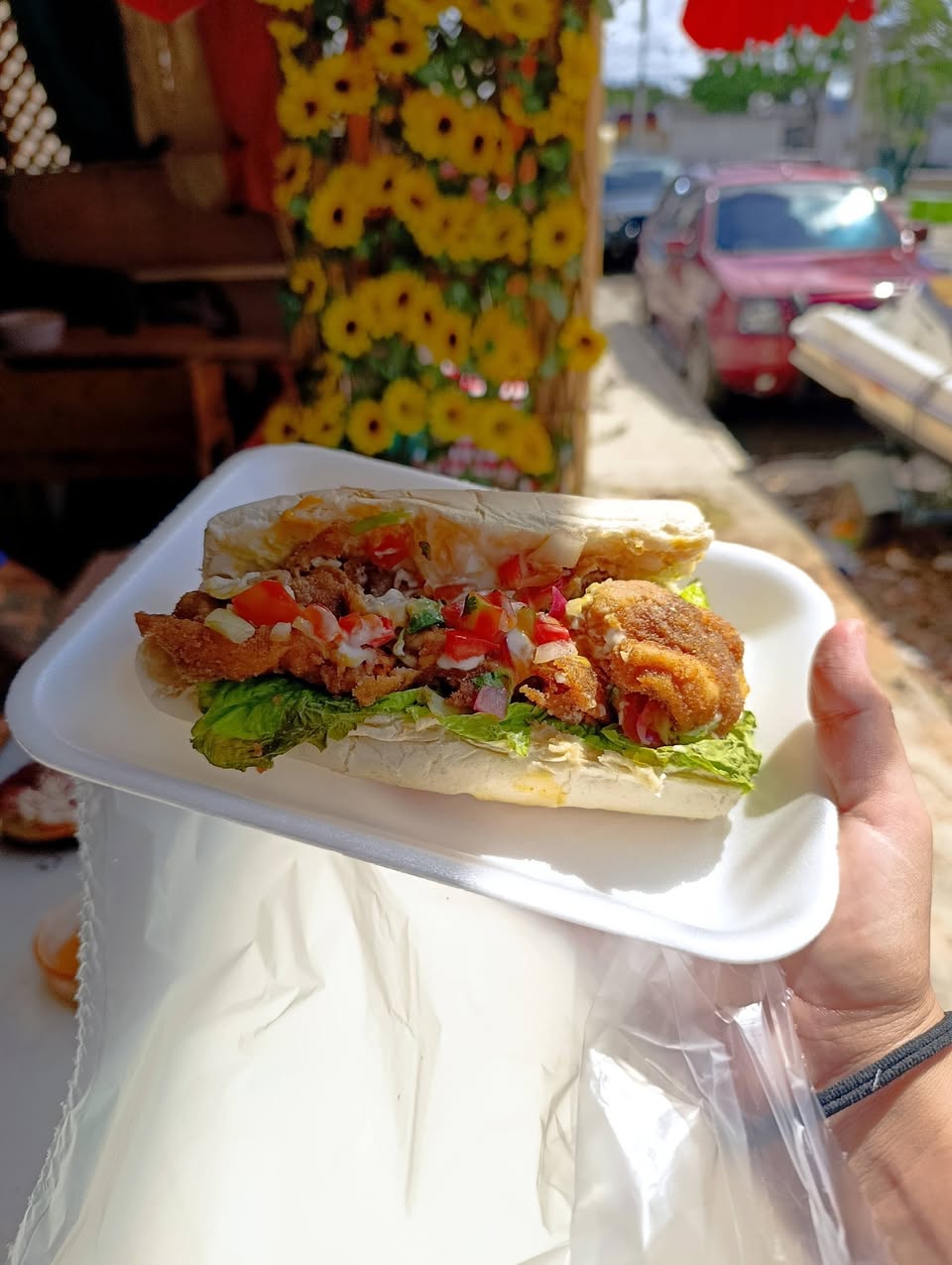 Domingo Del Mar a tu Paladar: Ceviches, Tortas y Empanadas de Mariscos Frescos