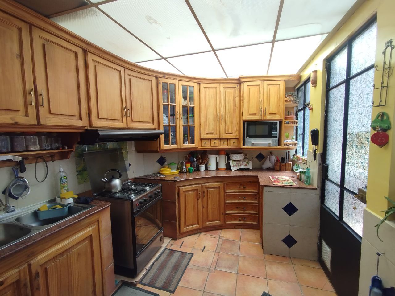 Dúplex en Venta en Alto Obrajes cerca Piscina Olímpica con Jacuzzi