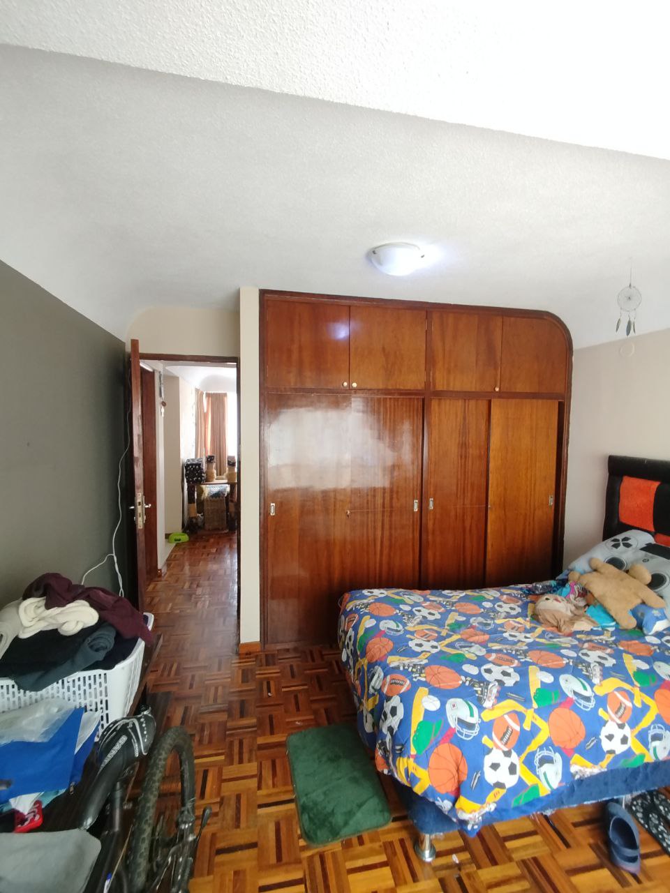 Dúplex en Venta en Alto Obrajes cerca Piscina Olímpica con Jacuzzi