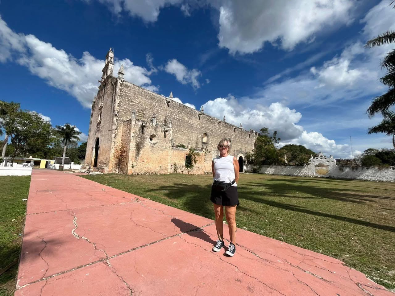 El Ramonal de los Abuelos en Teya Pueblo: Historia, Fe y Mariscos Fusión Maya