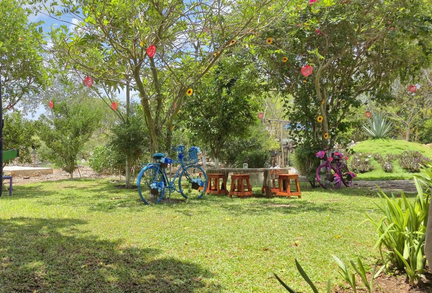 El Ramonal de los Abuelos en Teya Pueblo: Historia, Fe y Mariscos Fusión Maya