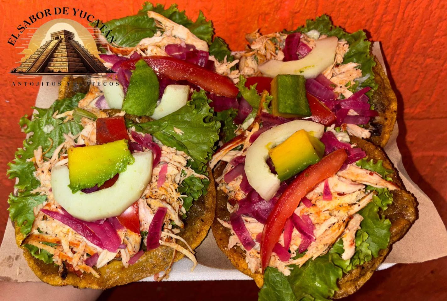 El Sabor de Yucatán: Antojitos Yucatecos, Panuchos y Sopes