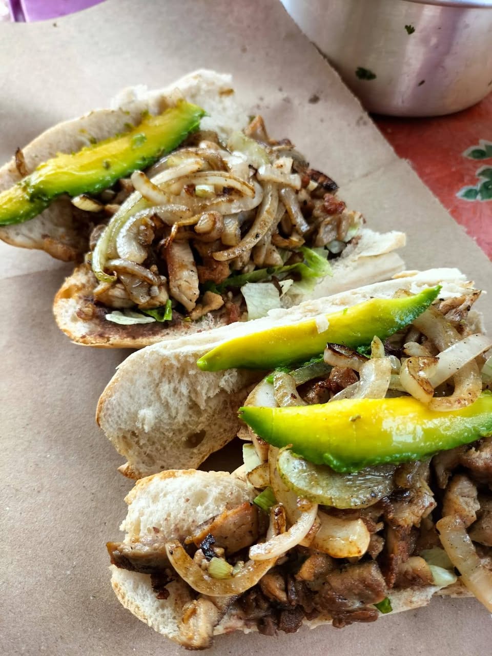 El Tigre Valdez: Tortas artesanales Maxi, mini y especiales con sabor auténtico