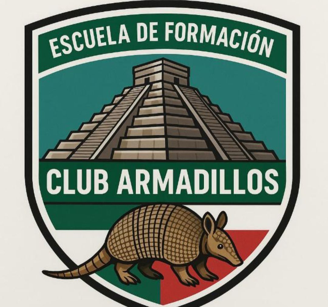 Emblema de escuela de formación Club Armadillos con pirámide mesoamericana, armadillo estilizado y franjas de colores verde y rojo.