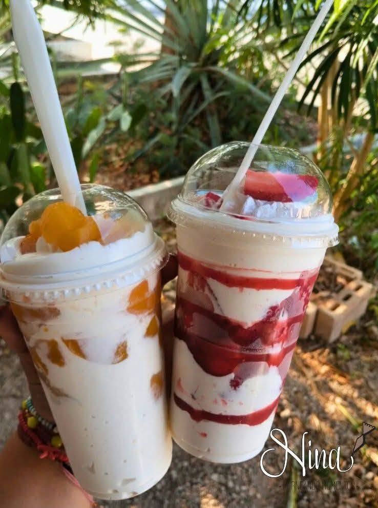 Fresas y Duraznos con Crema
