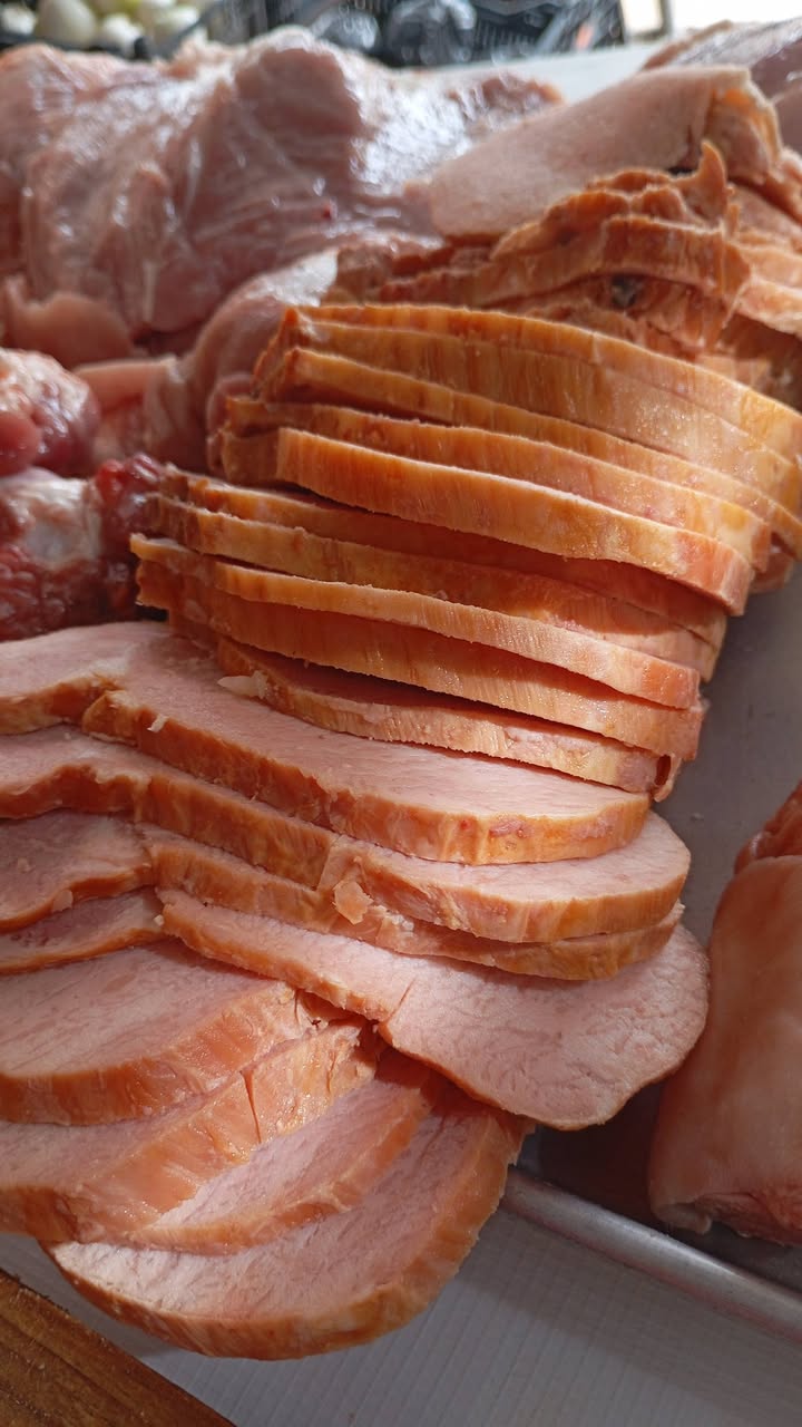 Frutería y Carnicería El Chino: Frescos cortes de carne, pollo, puerco y frutas deliciosas