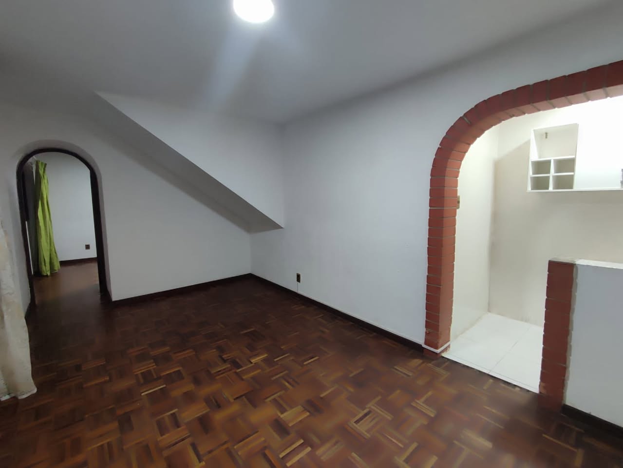 Garzonier Independiente en Alquiler, 1 Dormitorio en Alto Obrajes