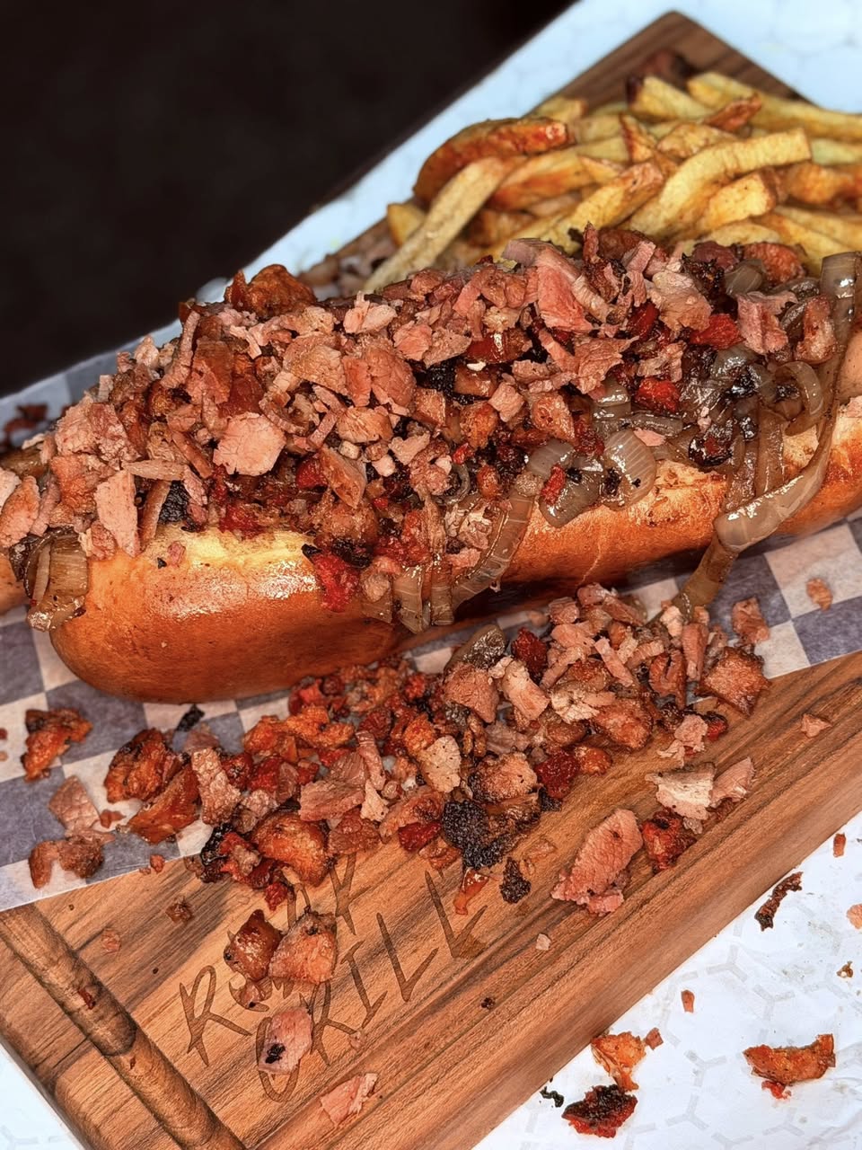 Hamburguesas y Hot Dogs al Carbón Boneless con Queso y Papas