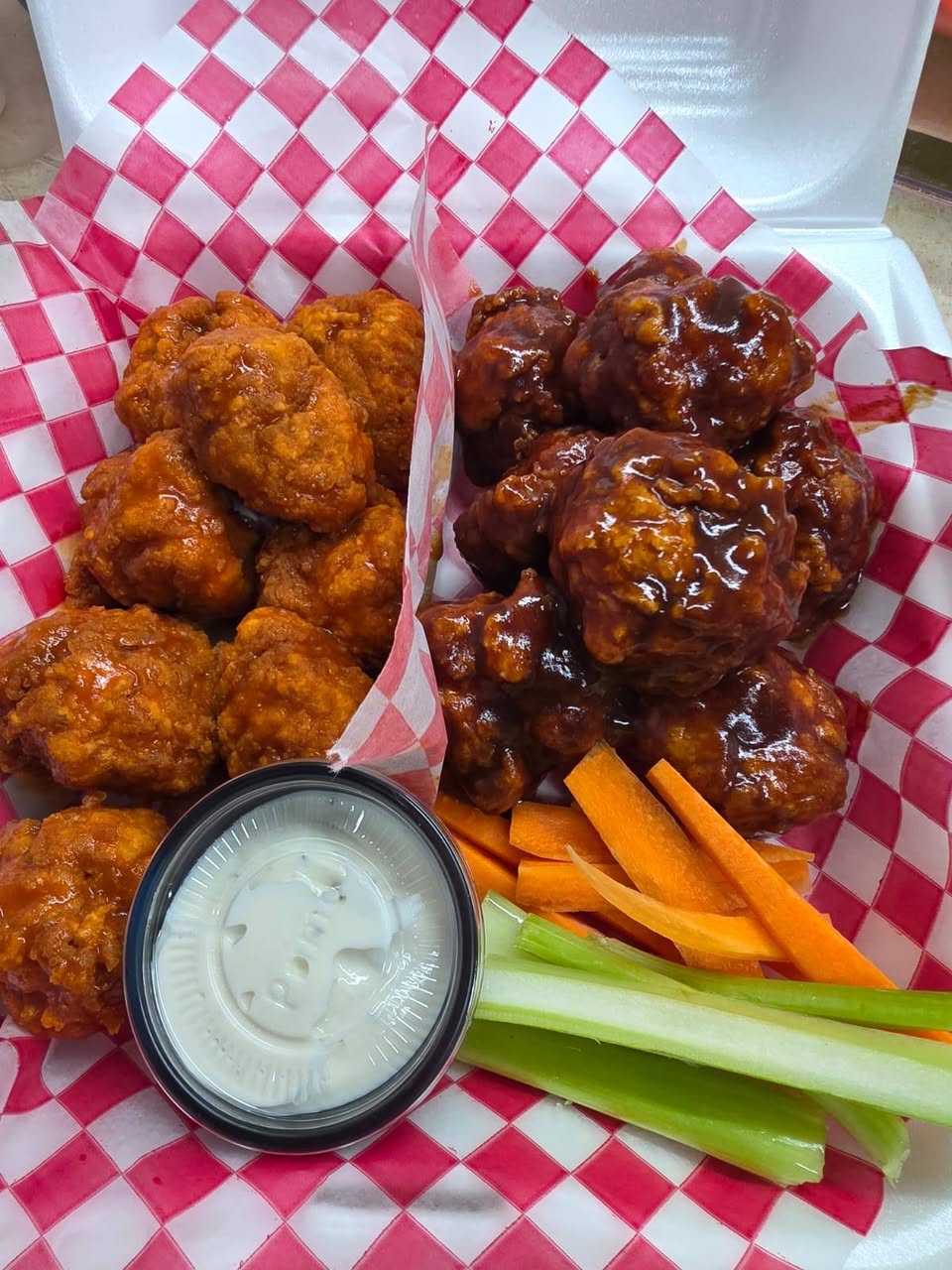 Karen's Alitas: Promociones de Alitas Frescas para Martes y Jueves