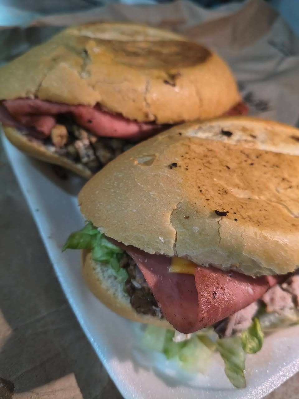La Empanada: Antojo Casero de Empanadas, Sopes, Tortas y Hamburguesas en Yucatán