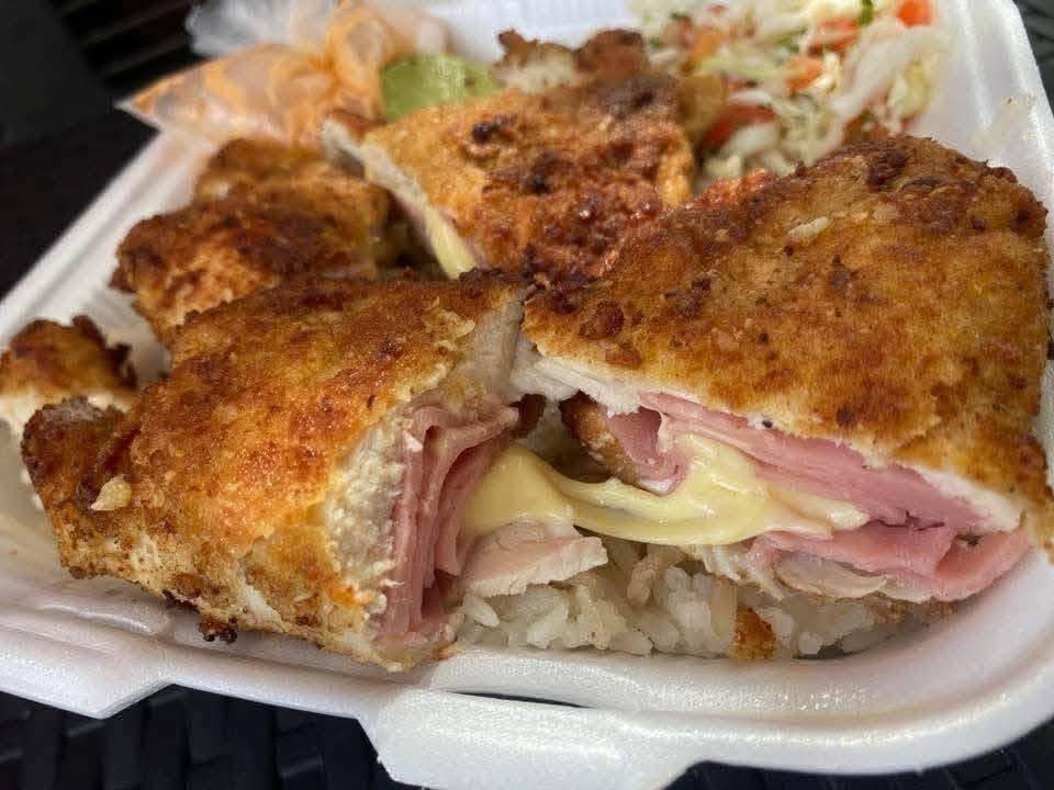 La Esquina del Sabor: Deliciosos almuerzos y platillos yucatecos