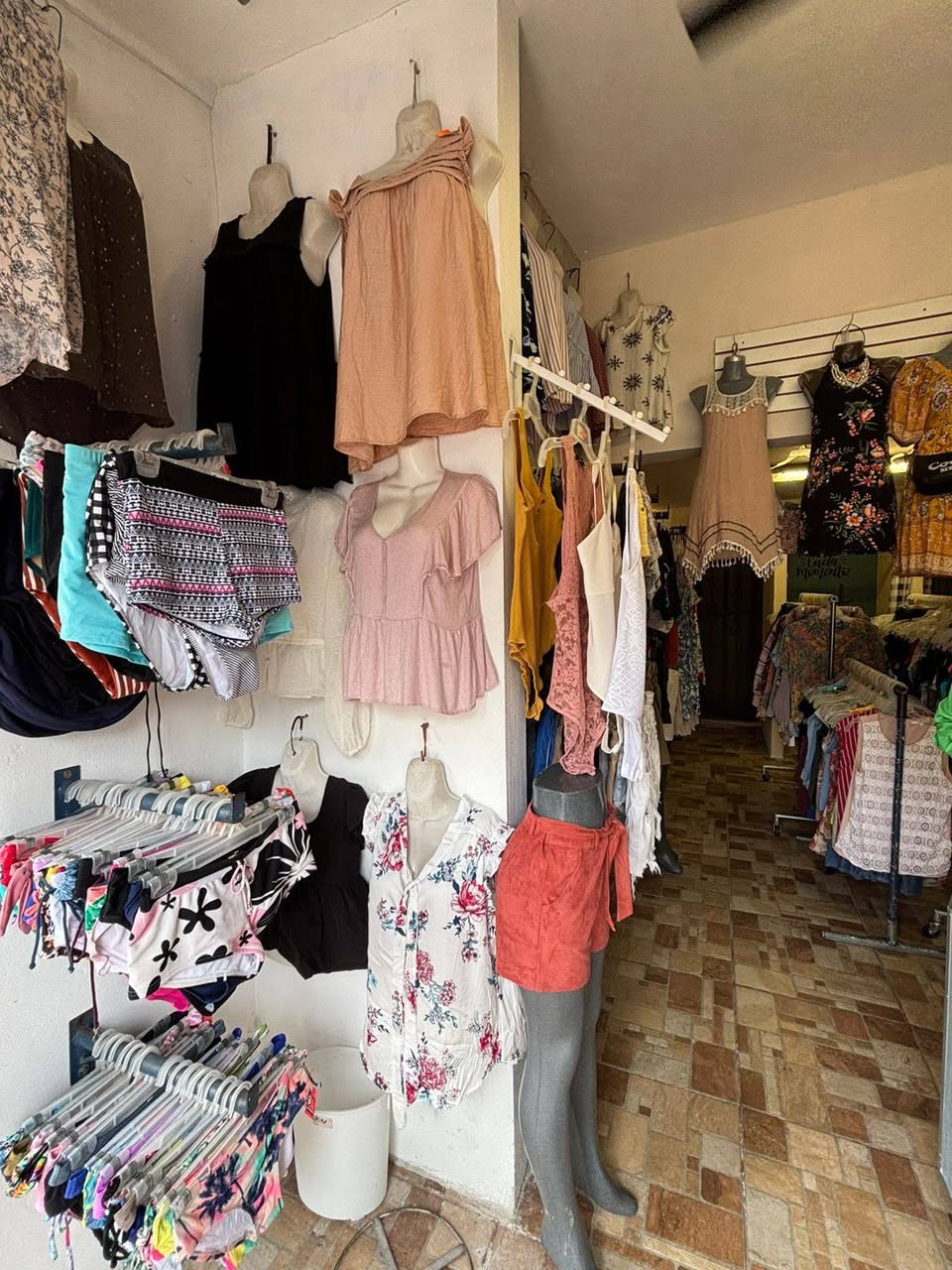 La Percha Díaz 371: Moda y ofertas semanales de vestidos, blusas y trajes de baño