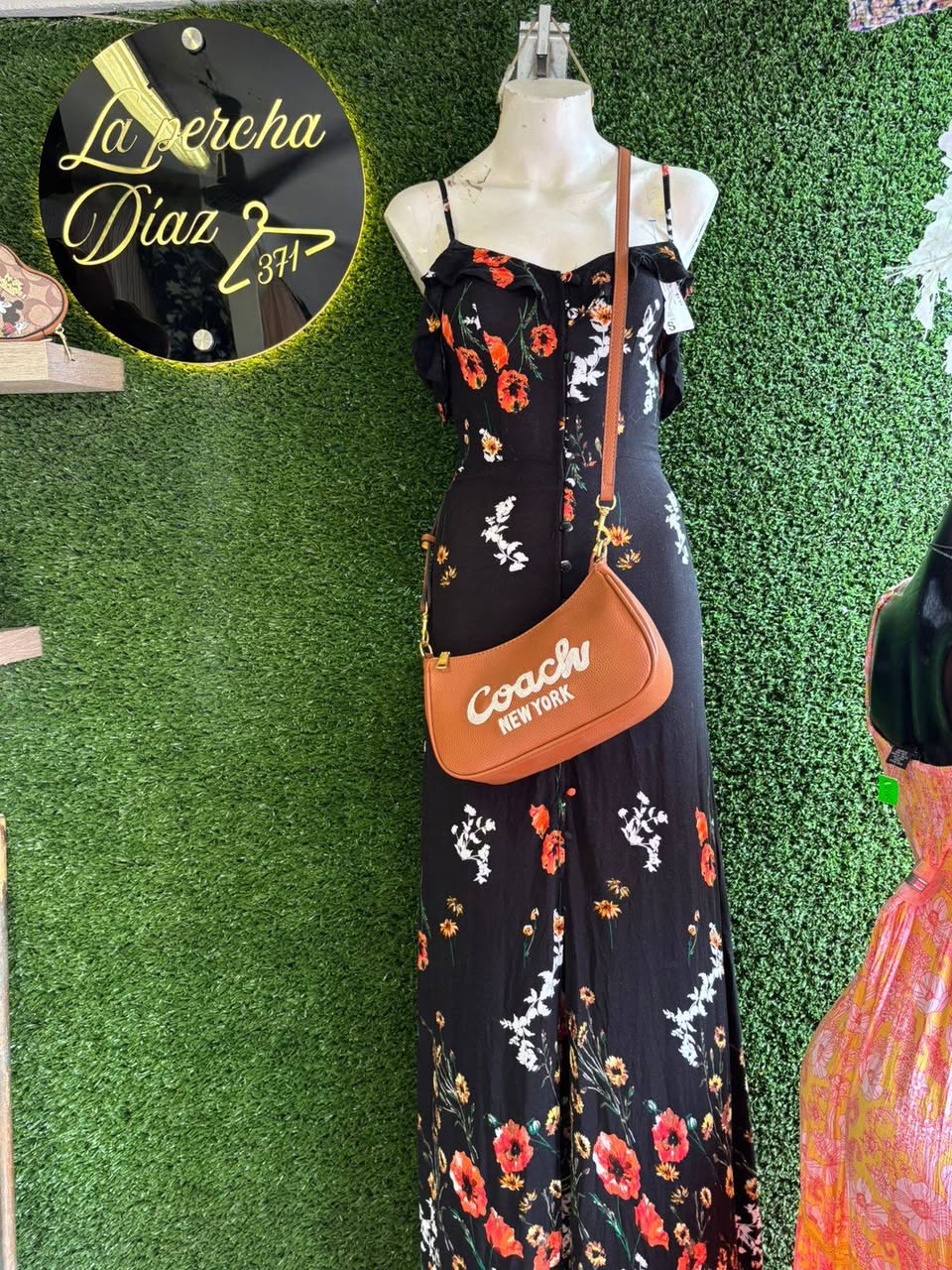La Percha Díaz 371: Moda y ofertas semanales de vestidos, blusas y trajes de baño