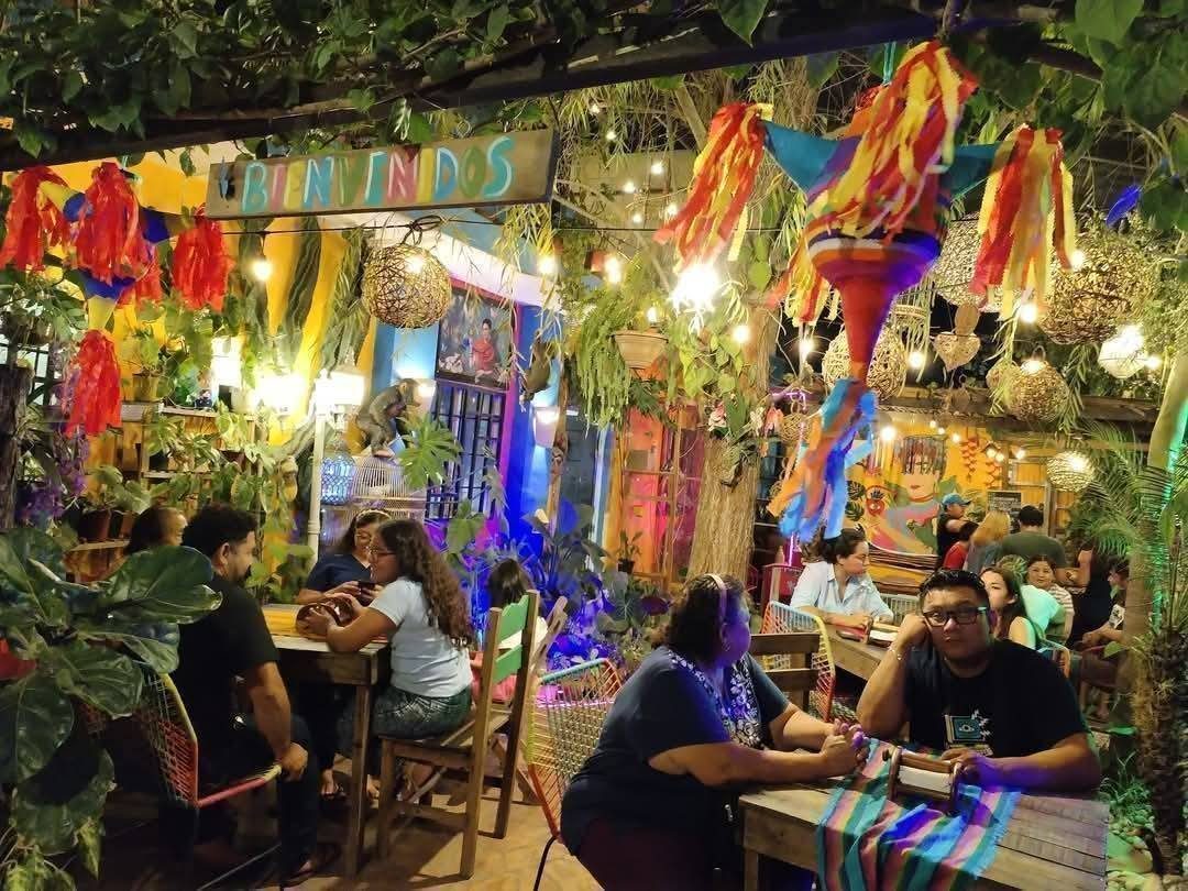 Las Cazuelas de Frida
