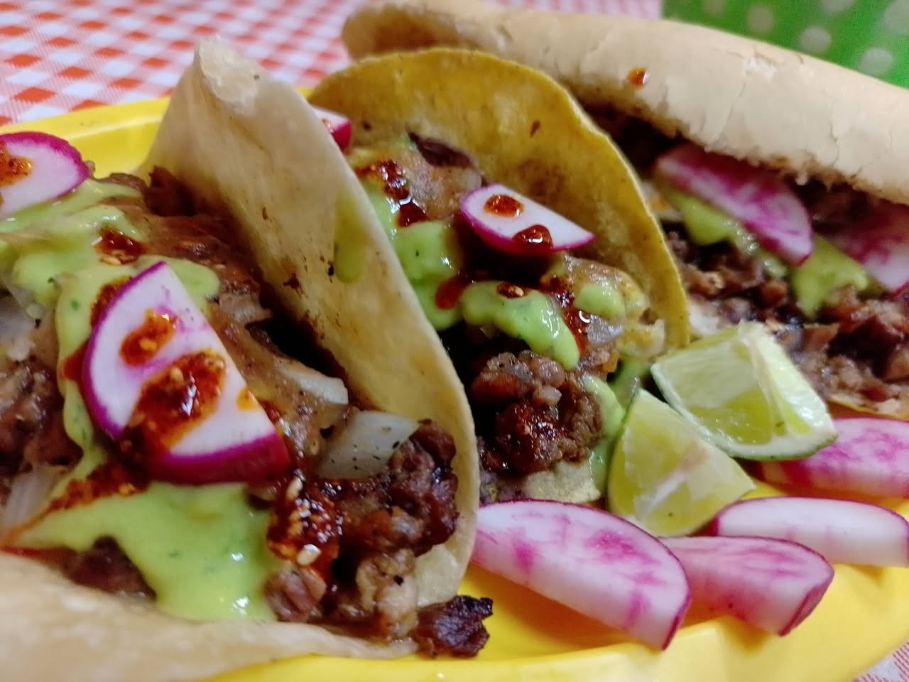 Lonchería Los 3 Changos: Carne Asada y Antojos Caseros al Carbón