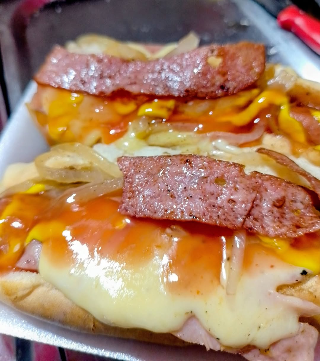 Lonchería Los 3 Changos: Carne Asada y Antojos Caseros al Carbón