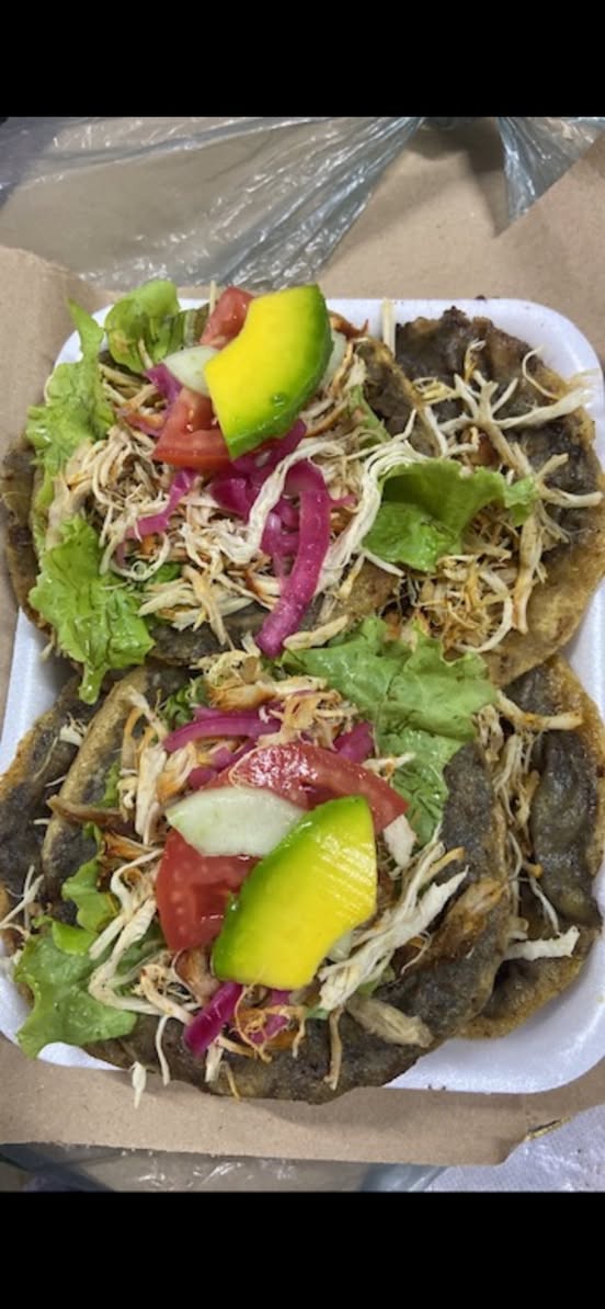Lonchería San Antonio de Padua: Especialistas en Panuchos, Salbutes y Tortas de Asado