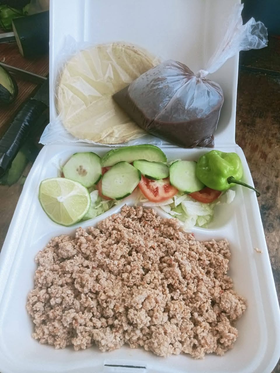 Lonchería y Cocina Económica Los Pinos con Menú Fijo