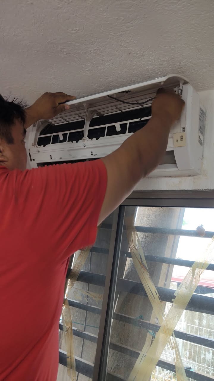 Mantenimiento de Aire Acondicionado y Electricidad